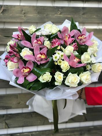 Букет цветов из: Розы и Хризантемы в Палласовке