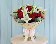 Букет цветов из:  Лилии и Розы в Палласовке