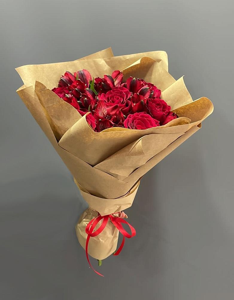 Букет цветов из: Альстромерии и Розы в Палласовке