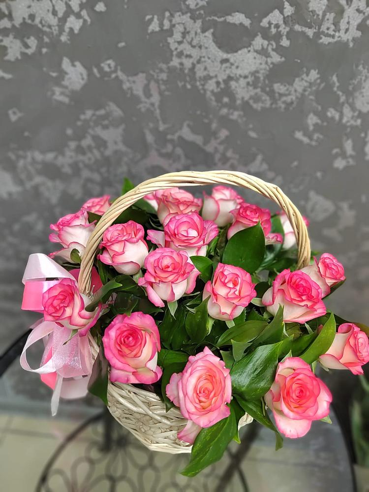 Цветочная композиция из Розы в корзине в Палласовке