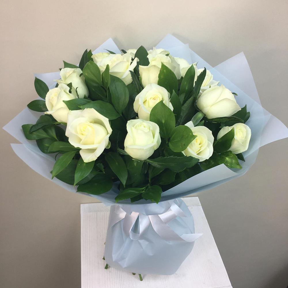 Букет 15 Белых роз Проуд в Палласовке