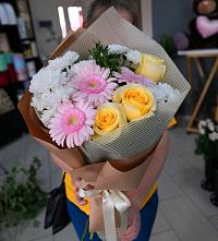Букет цветов из:  Герберы, Розы и Хризантемы в Палласовке