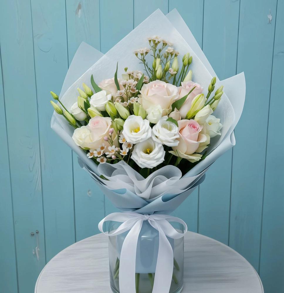 Букет цветов из: Розы и Лизиантусы в Палласовке