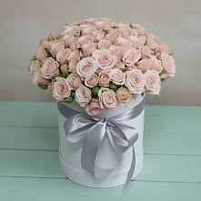 Цветочная композиция из Розы в шляпной коробке в Палласовке