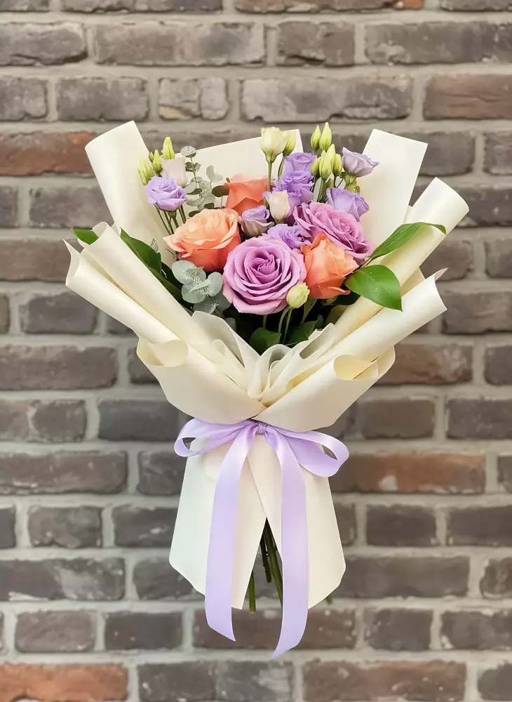 Букет цветов из: Лизиантусы и Розы в Палласовке