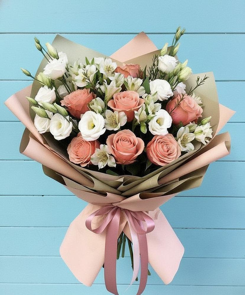 Букет цветов из: Розы, Альстромерии и Лизиантусы в Палласовке