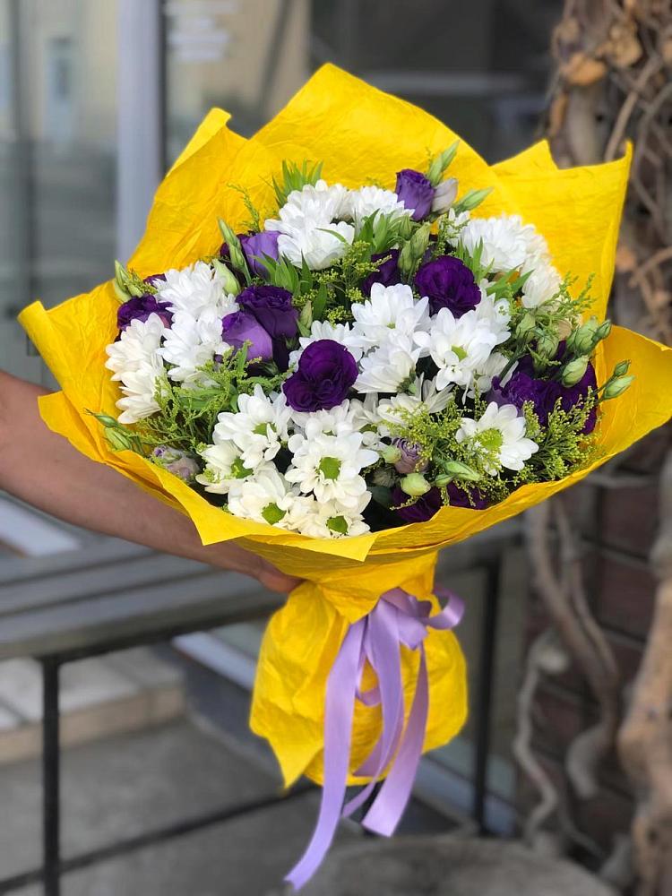 Букет цветов из: Ирисы, Хризантемы и Ромашки в Палласовке