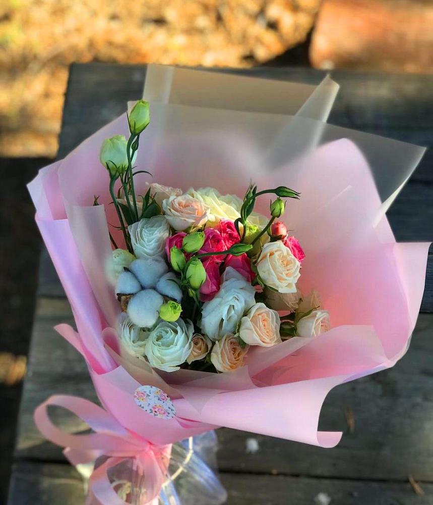 Букет цветов из: Розы и Лизиантусы в Палласовке