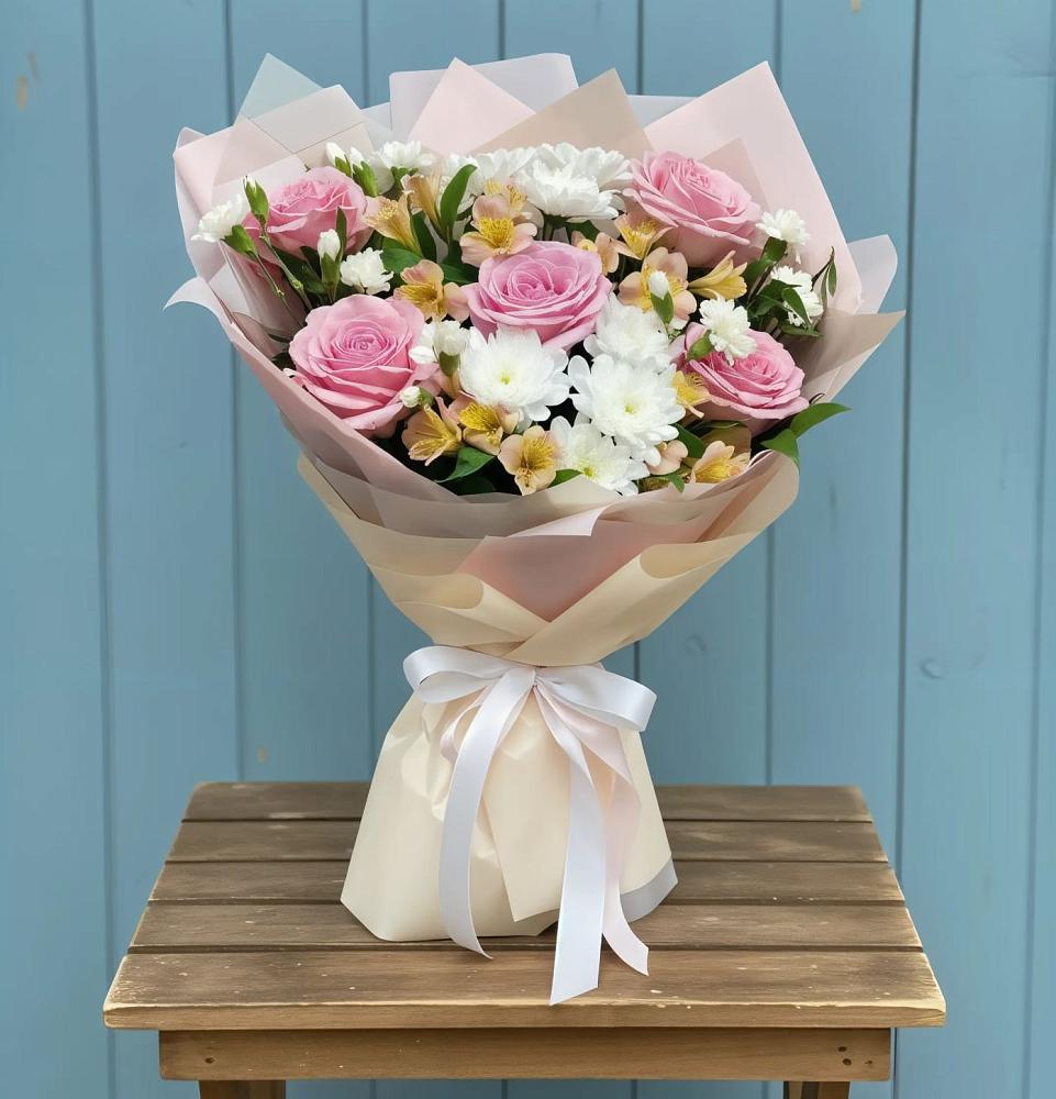 Букет цветов из: Гвоздики, Орхидеи и Розы в Палласовке