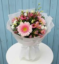 Букет цветов из:  Герберы, Альстромерии и Лизиантусы в Палласовке