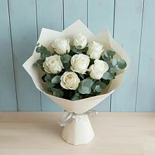 Букет Белые розы в Эвкалипте в Палласовке