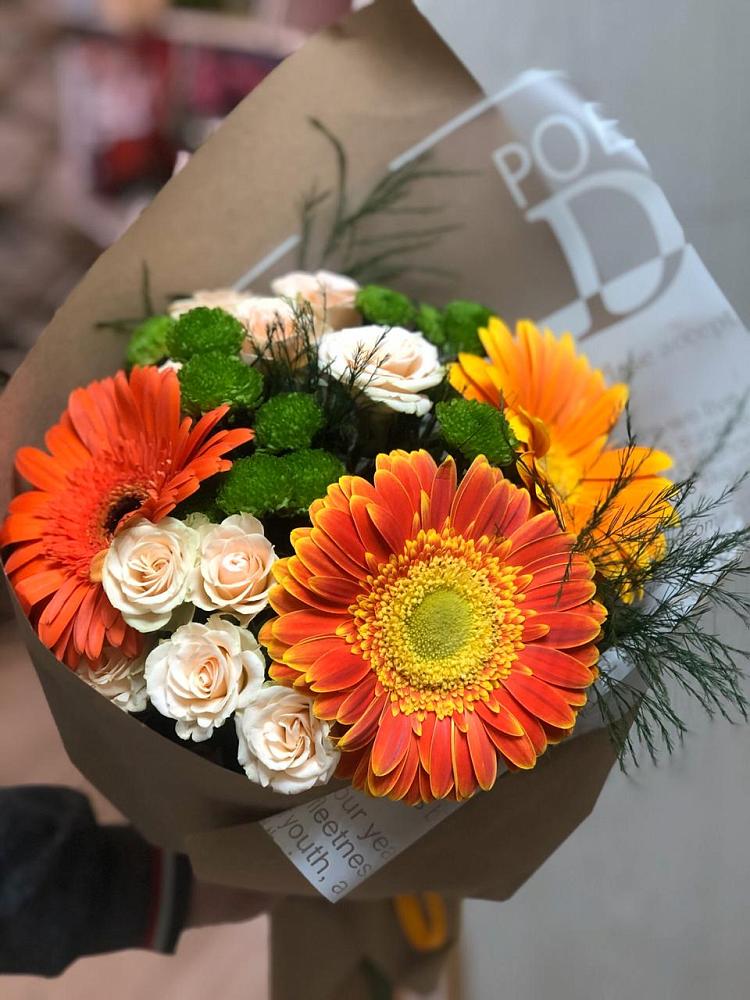 Букет цветов из: Герберы, Хризантемы и Розы в Палласовке
