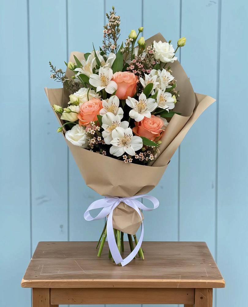 Букет цветов из: Альстромерии, Лизиантусы, Розы и Хризантемы в Палласовке