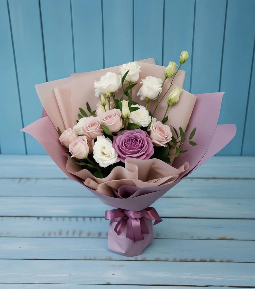 Букет цветов из: Розы и Лизиантусы в Палласовке